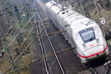 Kein Sauerstoff: ICE bleibt liegen, Reisende müssen umsteigen