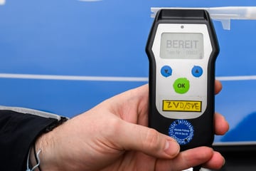 Weil er nicht nüchtern wird: Lkw-Fahrer sitzt seit einer Woche auf Raststätte fest
