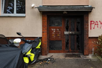 Knallgeräusche mitten in der Nacht: Brandanschlag auf Frankfurter Wohnhaus?