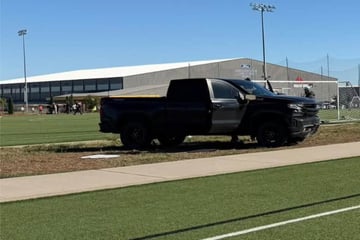 Frau rast mit Pick-up bei Fußballspiel aufs Feld: Kind und Mann sterben, viele Verletzte