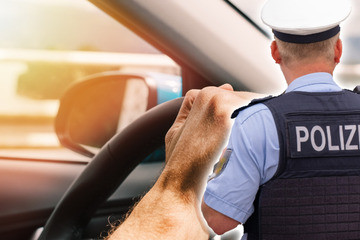 Teenager von fremdem Autofahrer angesprochen: Polizei sucht Zeugen