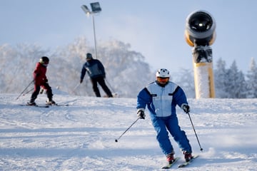 Tragödie am Skihang: 13-Jähriger prallt gegen Schneekanone - Tot