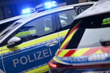 Geldautomaten-Sprenger setzen Gebäude in Brand: Feuerwehr muss Bewohner retten