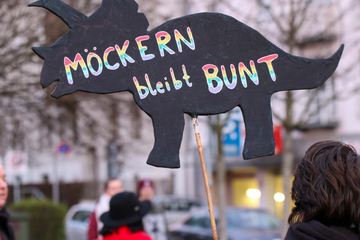 Montagsdemo in Leipzig: Linker Protest setzt sich für buntes Möckern ein