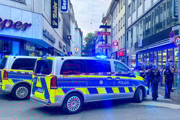 Streit zwischen zwei Gruppen eskaliert: Großer Polizeieinsatz in Wuppertal