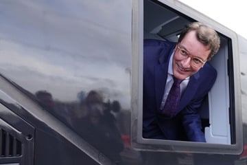 Wüst greift Bahn für Chaos in Köln an: "Eindruck, die machen das zum ersten Mal"