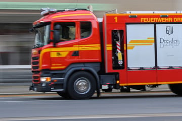 Dresden: Feuerwehr löscht brennendes Klo in Dresdner Oberschule - Schüler evakuiert
