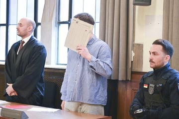 Mann versucht, Nachbarin im Schlaf zu ersticken: "Was passiert ist, tut mir leid"