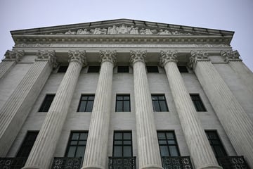 Supreme Court appears set to approve expansion of presidential powers in new escalation