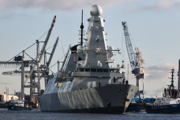 Hamburg: Britisches Kriegsschiff "HMS Duncan" in Hamburg zu Gast