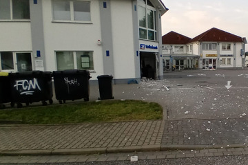 Bankautomat in die Luft gesprengt: Polizei sucht Zeugen