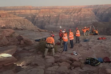 Mann stürzt 40 Meter in die Tiefe: Retter finden leblosen Körper auf Geröll
