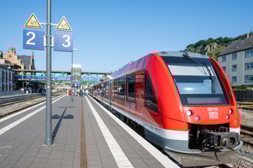Bahn feiert Meilenstein: Erstmals wieder durchgängig Züge auf Eifelstrecke unterwegs