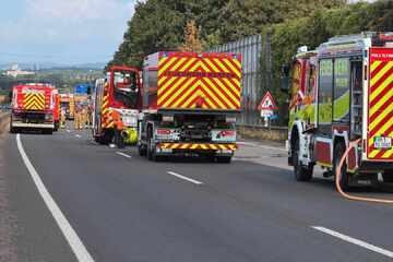 Flammen-Alarm auf der A4: Böschungsbrand sorgt für Vollsperrung
