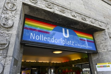 Berlin: Nollendorfplatz zeigt jetzt Farbe: U-Bahnhof bekommt Regenbogen-Look
