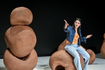 Dresden: Premiere in Dresden: Erschütterndes Solo-Stück "Girls & Boys" im Kleinen Haus