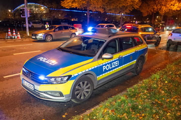 Verkehrschaos nach Crash an Leipziger Arena: Auto erfasst Fahrrad