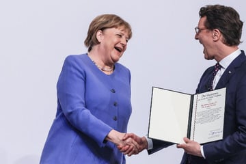 Angela Merkel bei Preis-Verleihung mit Lob überschüttet, doch es gibt auch Kritik
