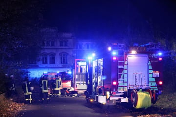 Feuer in altem Fabrikgebäude ausgebrochen