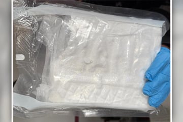 Zwei Dealer aufgeflogen! Polizei findet Drogen und Waffen