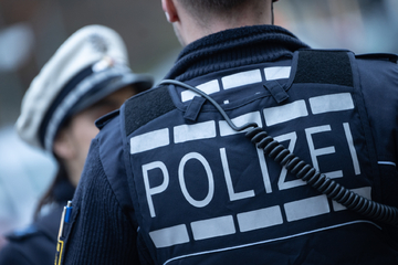 Polizei-Großeinsatz an Gesamtschulen in Mönchengladbach: "Verdächtige Nachrichten erhalten"