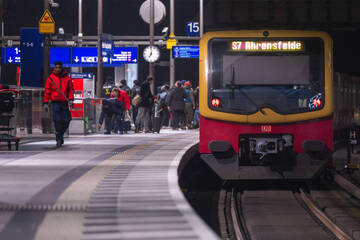 Berlin: S-Bahn-Chaos in Berlin: Viele Linien am Montagmorgen betroffen