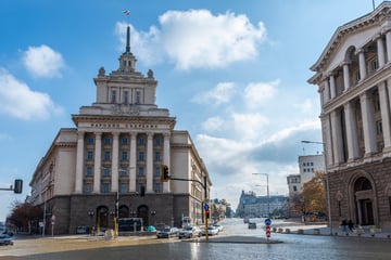 Messerattacke: Vier Deutsche in Touri-Stadt mit Messer attackiert: Polizei fahndet nach Täterin