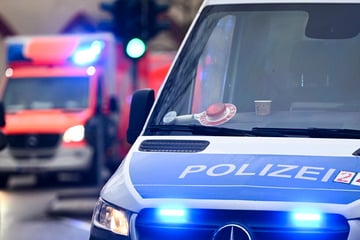 Lamborghini und Polo stoßen zusammen: Senior nach Kollision schwer verletzt