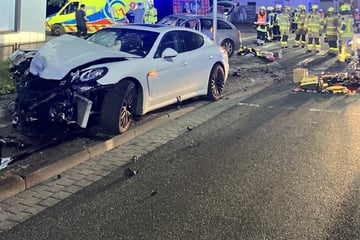 Frau stirbt bei Porsche-Audi-Crash: 50 Angehörige vor Ort