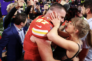 What did Taylor Swift get from Travis Kelce for Valentine's Day?
