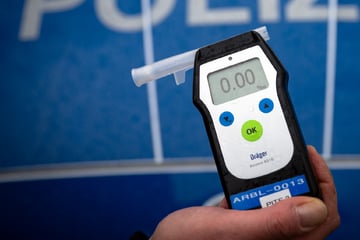Drei Kinder im Auto: Mutter mit knapp 4 Promille baut Unfall