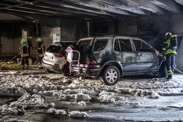 Mercedes löst Brand in Parkhaus aus: Feuerwehr verhindert Schlimmeres
