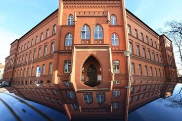 Schwieriger Prozess nach Vergewaltigung: Schöffe kommt betrunken zum Gericht