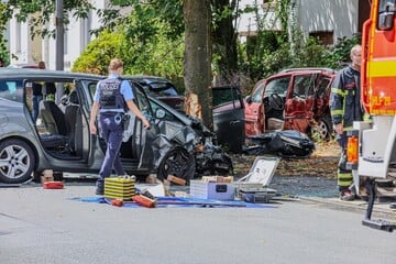 Passanten als Lebensretter: Mann schwer verletzt nach Unfallkette