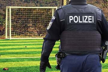 Tumult beim Amateur-Kick: 17-Jähriger geht auf Ordner los!