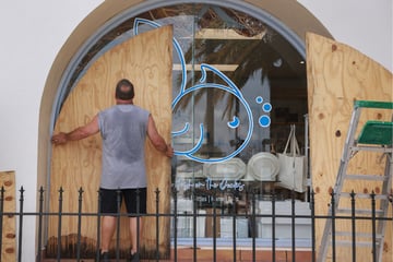 Florida prepares for landfall of rapidly-intensifying Hurricane Helene