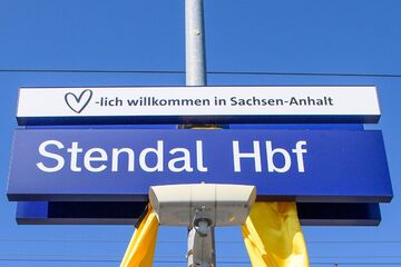 Beleidigung und Scherben: Schlafende Frau nicht glücklich darüber, geweckt zu werden
