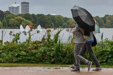 Regenschirm bereithalten: Ab Mittwoch kippt das Wetter in NRW