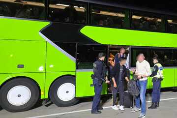 Flixbus-Fahrer ohne Fleppen am Steuer erwischt