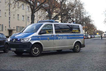 Dresden: Polizei sperrt Straße in Dresden: Was war da los?