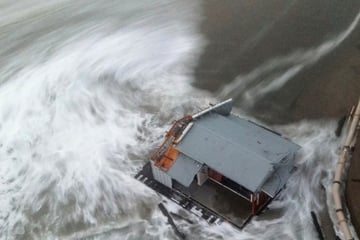 Santa Cruz pier collapses and floats away as powerful storm hits California