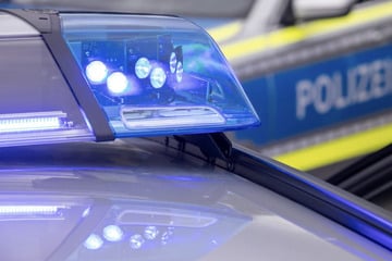 BMW-Fahrer flüchtet mit 200 km/h vor Kontrolle: Polizei muss Fahrt abbrechen