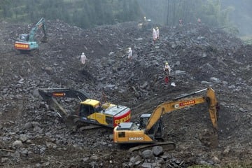 Wetter erschwert Rettung! 28 Menschen nach Erdrutsch in China vermisst