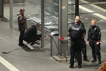 Messerattacke: Messerattacke an S-Bahnhof: Teenager schwer verletzt, Verdächtiger in U-Haft