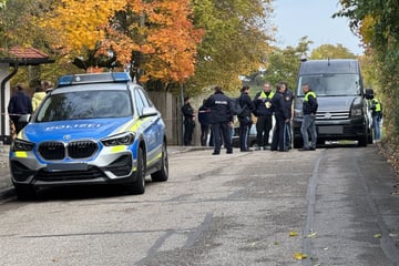 Drama in Bayern! Mann an seiner Haustür erschossen: Täter auf der Flucht