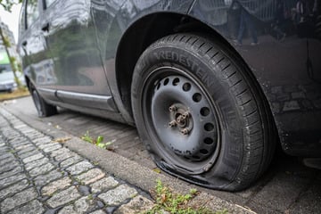 Reifenstecher auf Tour: Polizei schnappt Verdächtigen mit drei Messern