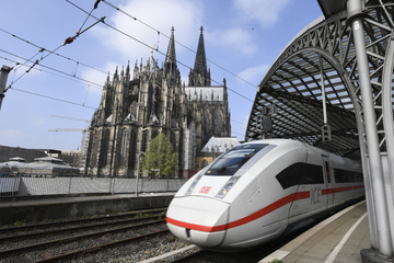 Köln: DB-Mitarbeiterin schockiert: 21-Jähriger zeigt ihr am Hauptbahnhof seinen Penis