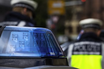 Nachbarschaftsstreit eskaliert: Partygäste bedrohen sich mit Brotmesser