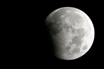 Hamburg: Partielle Mondfinsternis am Freitag über Hamburg: Doch es gibt einen Haken
