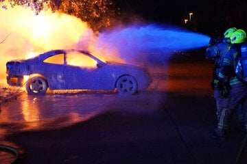 Berlin: Mehrere Autos in Neu-Hohenschönhausen abgefackelt